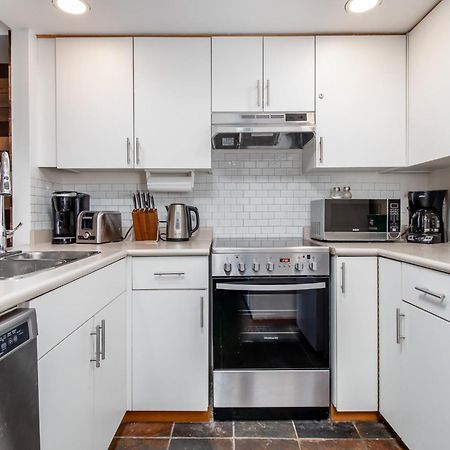 Creekside Slopeside 1Br With Pool, Hot Tub, Bbq Lägenhet Whistler Exteriör bild
