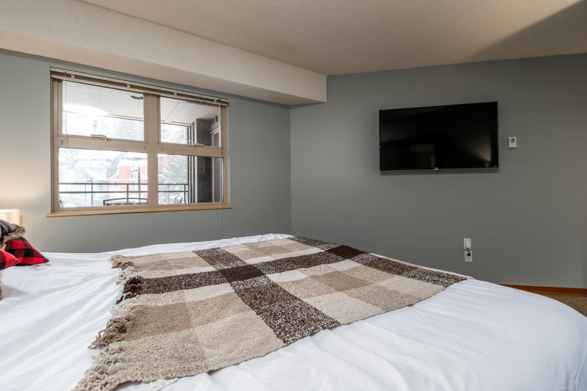 Creekside Slopeside 1Br With Pool, Hot Tub, Bbq Lägenhet Whistler Exteriör bild